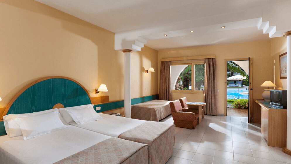 Parque San Antonio Hotel